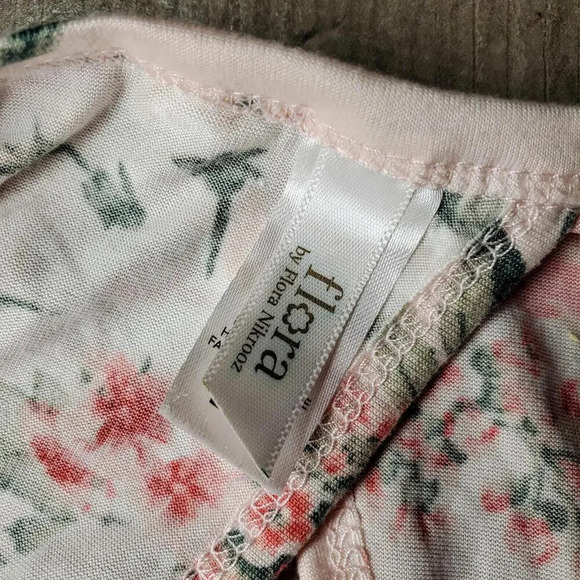 Flora by Flora Nikrooz Sleeveless Floral Blouse Keyhole Back Size Large - Picture 4 of 15